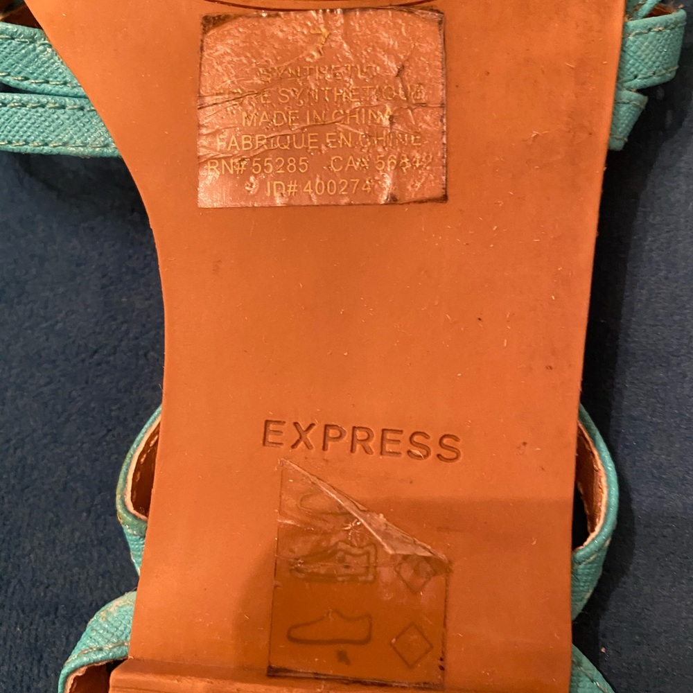 Sandals - Picture 4 of 4